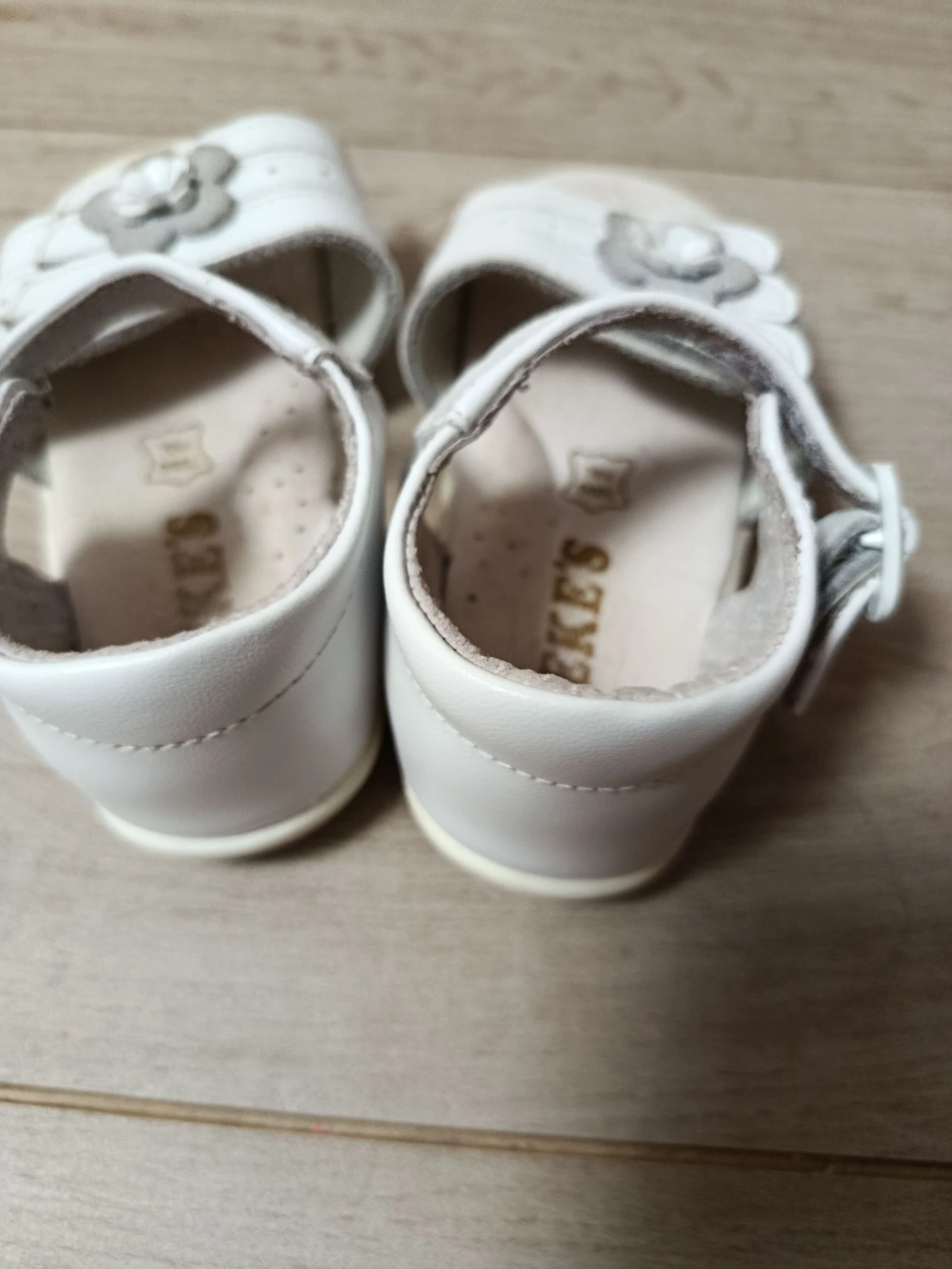 Baby white sandals – photo 4